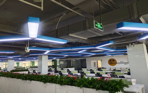 泰华龙旗广场实拍图3