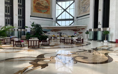 泰华龙旗广场电梯